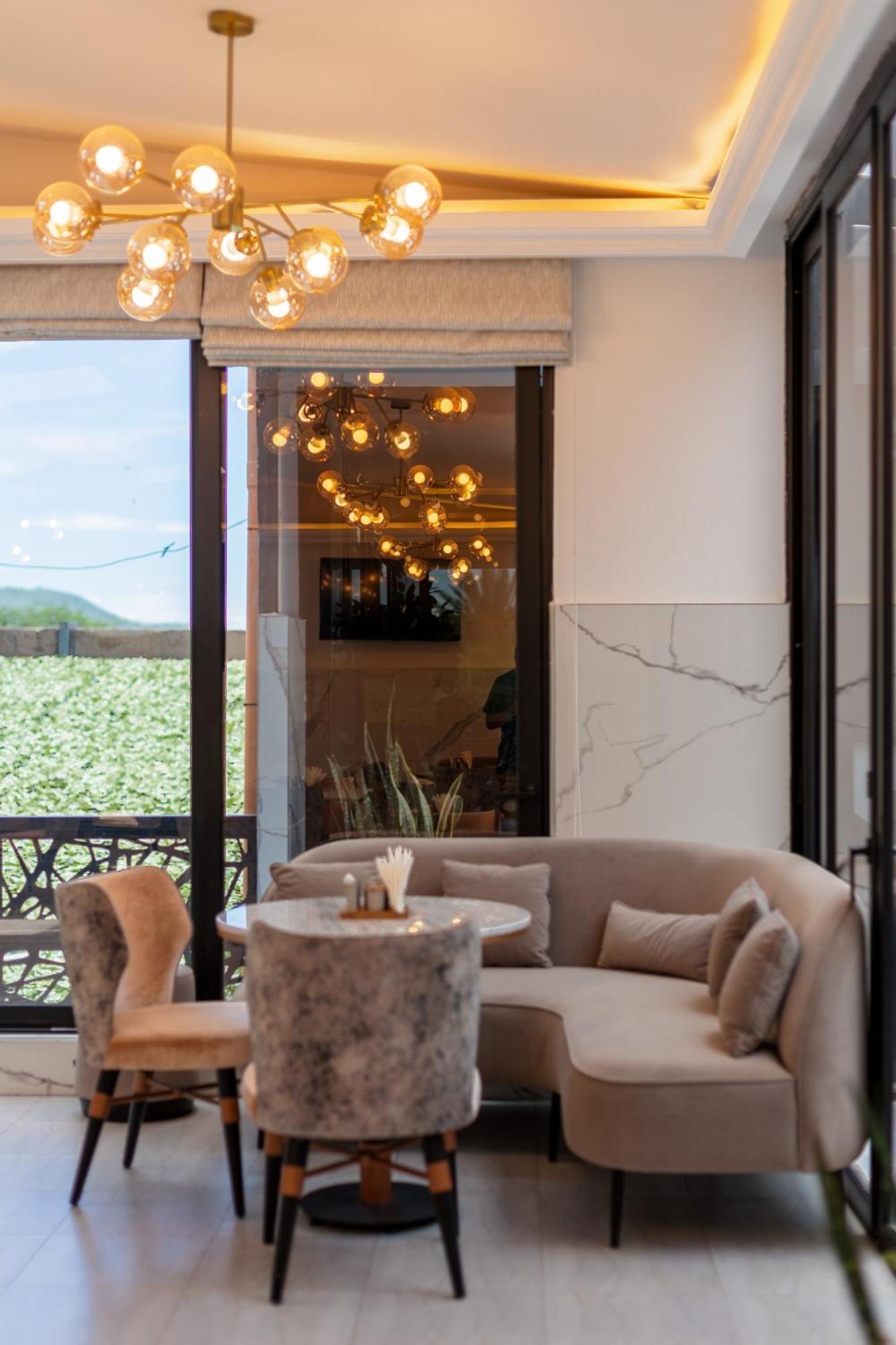 Iman Hotel Isiolo Екстер'єр фото