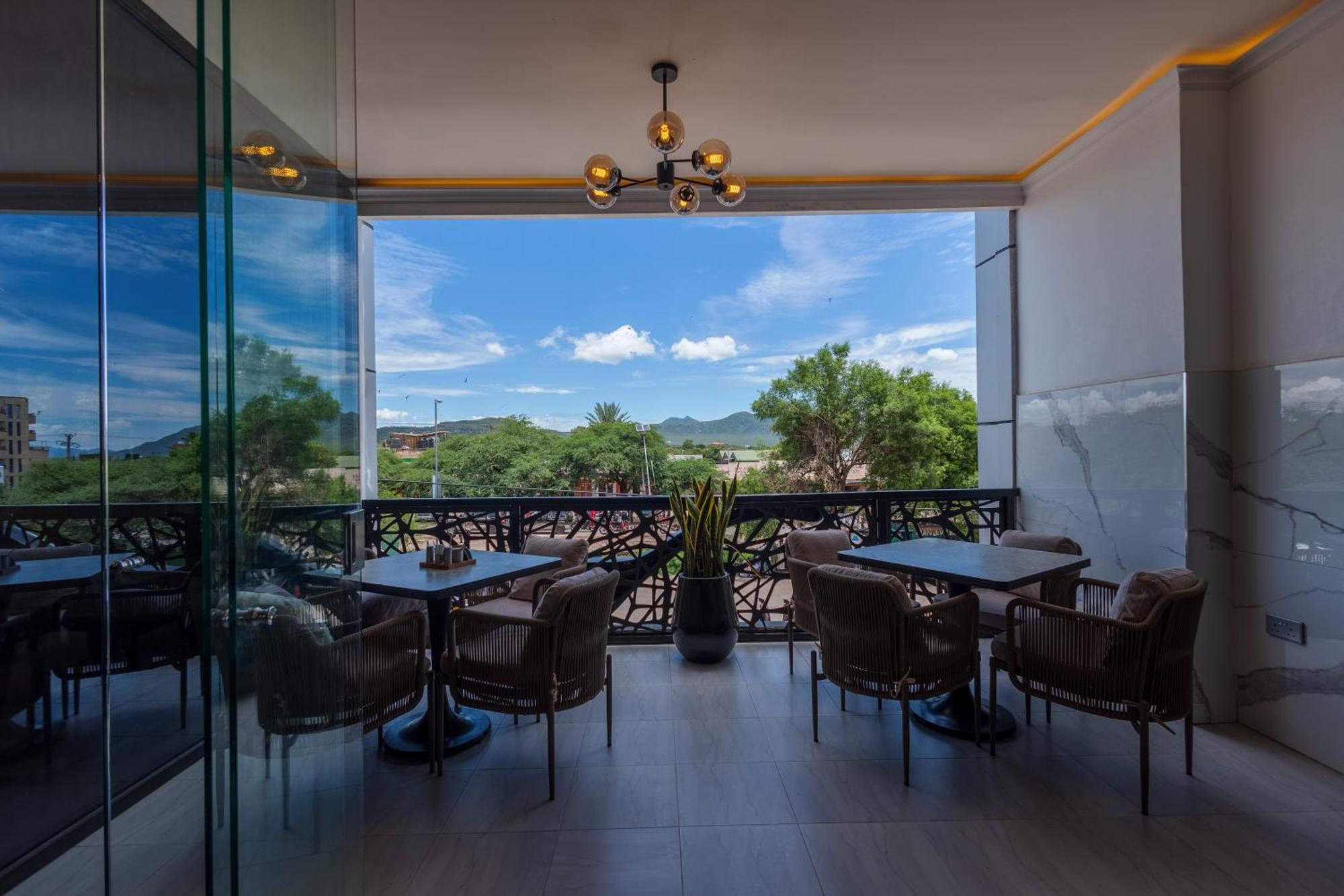Iman Hotel Isiolo Екстер'єр фото