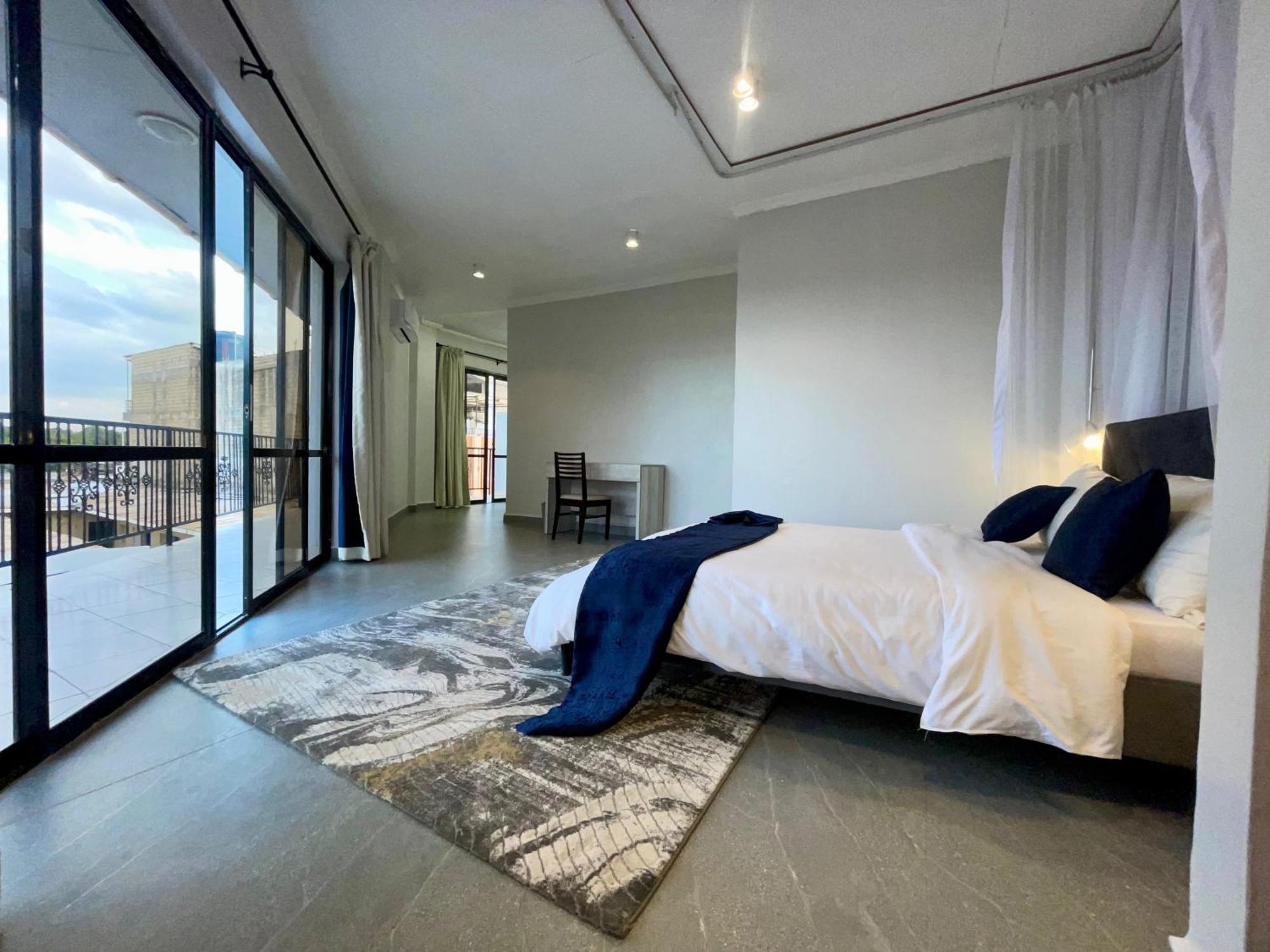 Iman Hotel Isiolo Екстер'єр фото