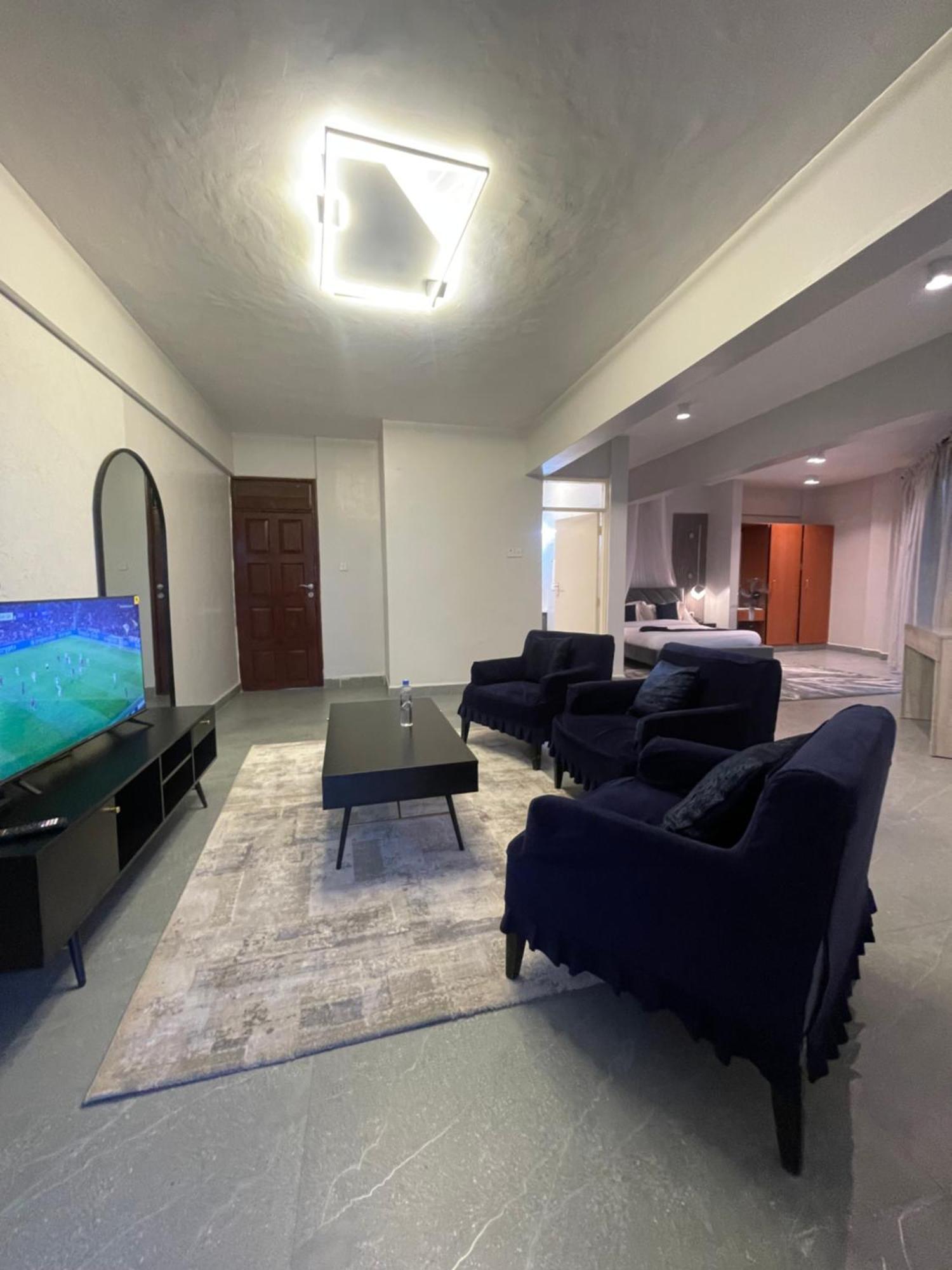 Iman Hotel Isiolo Екстер'єр фото