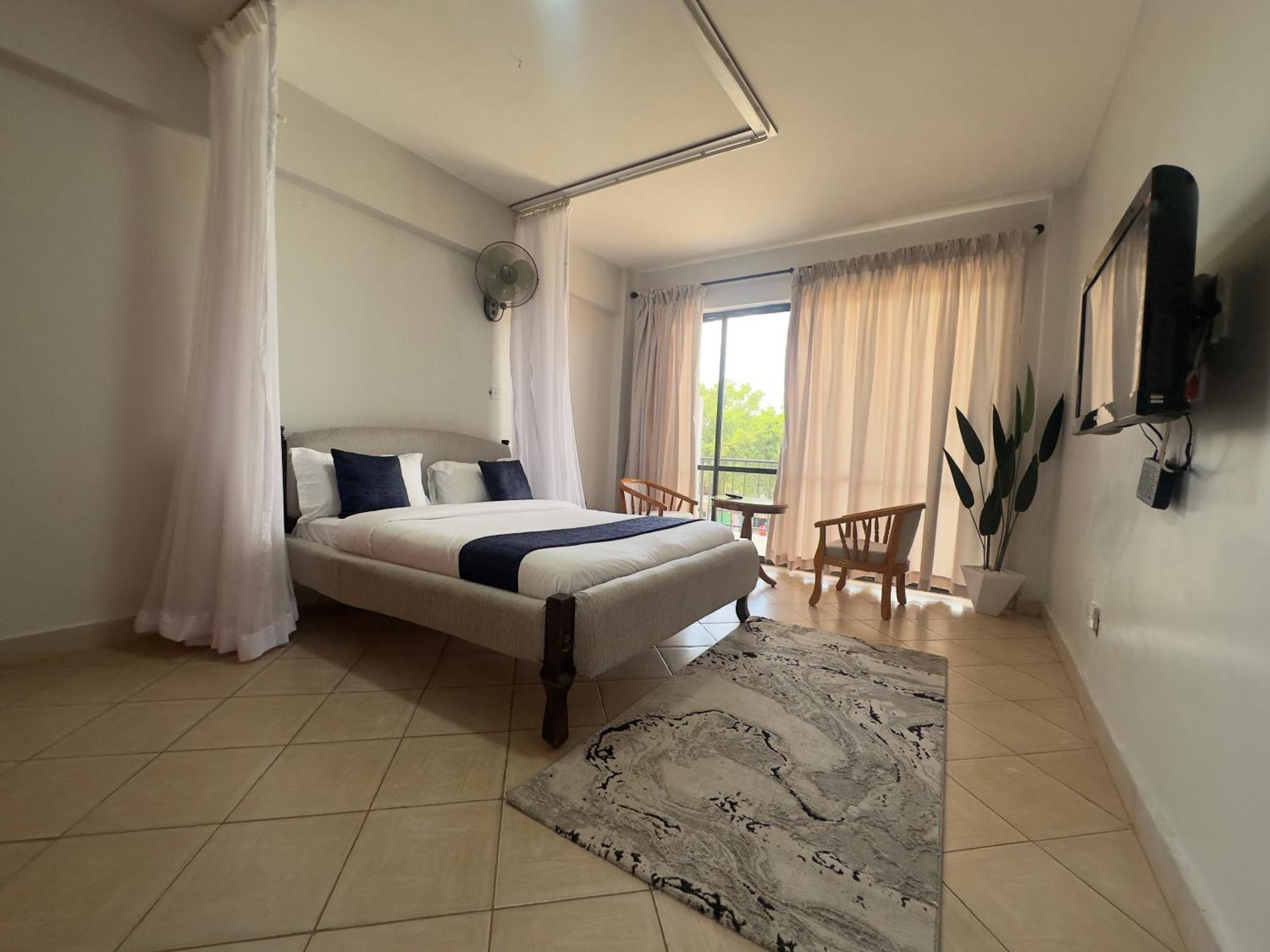 Iman Hotel Isiolo Екстер'єр фото