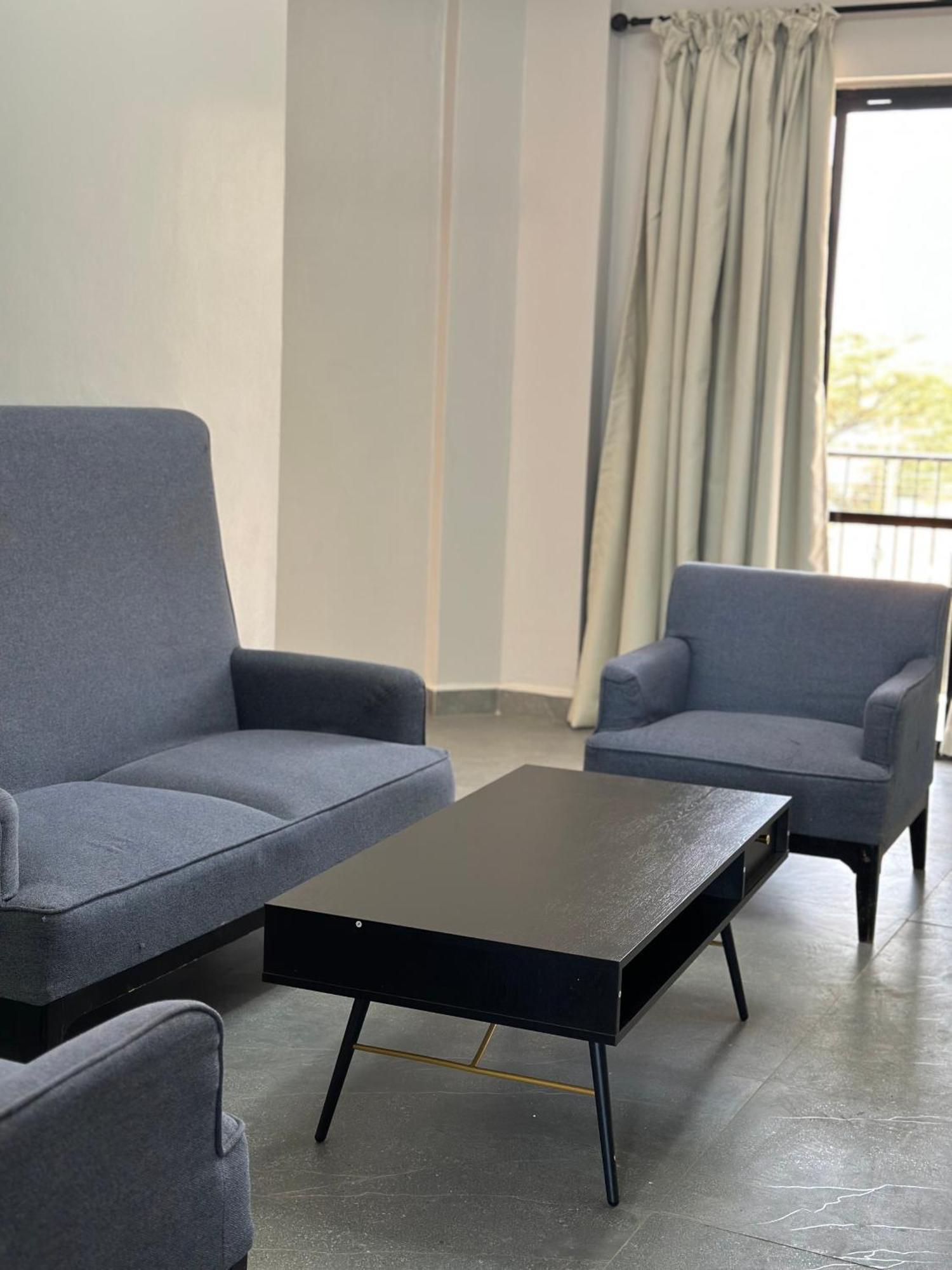 Iman Hotel Isiolo Екстер'єр фото