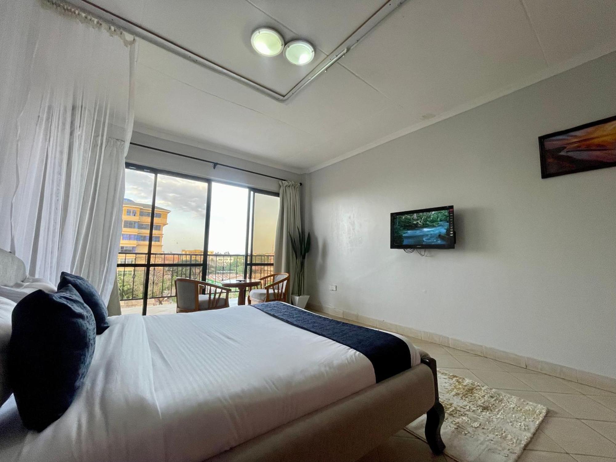Iman Hotel Isiolo Екстер'єр фото