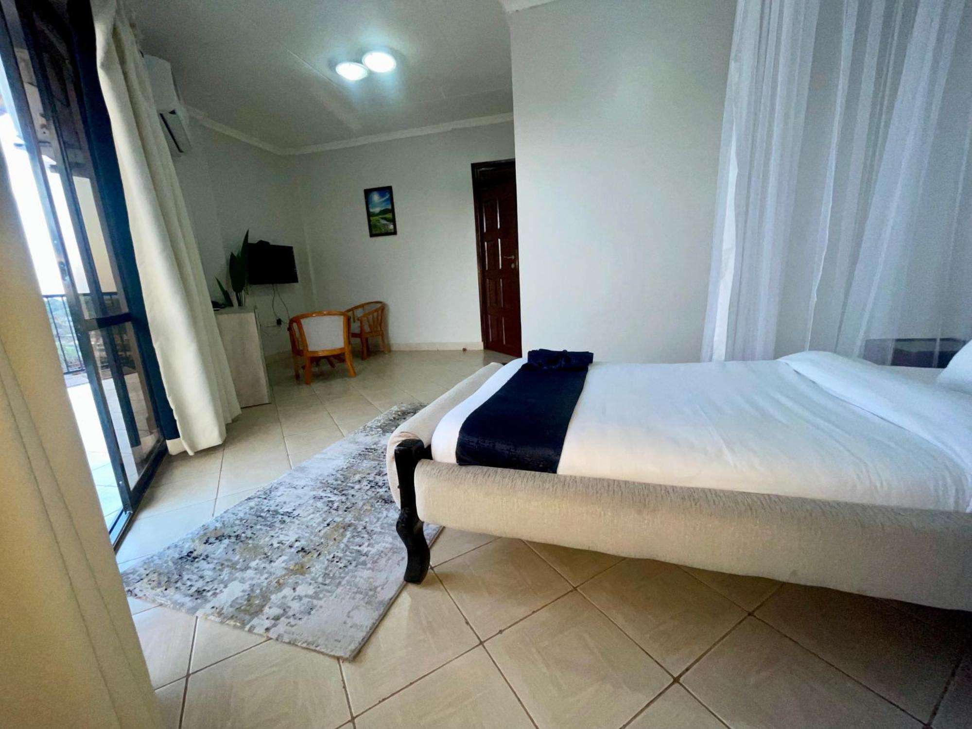 Iman Hotel Isiolo Екстер'єр фото