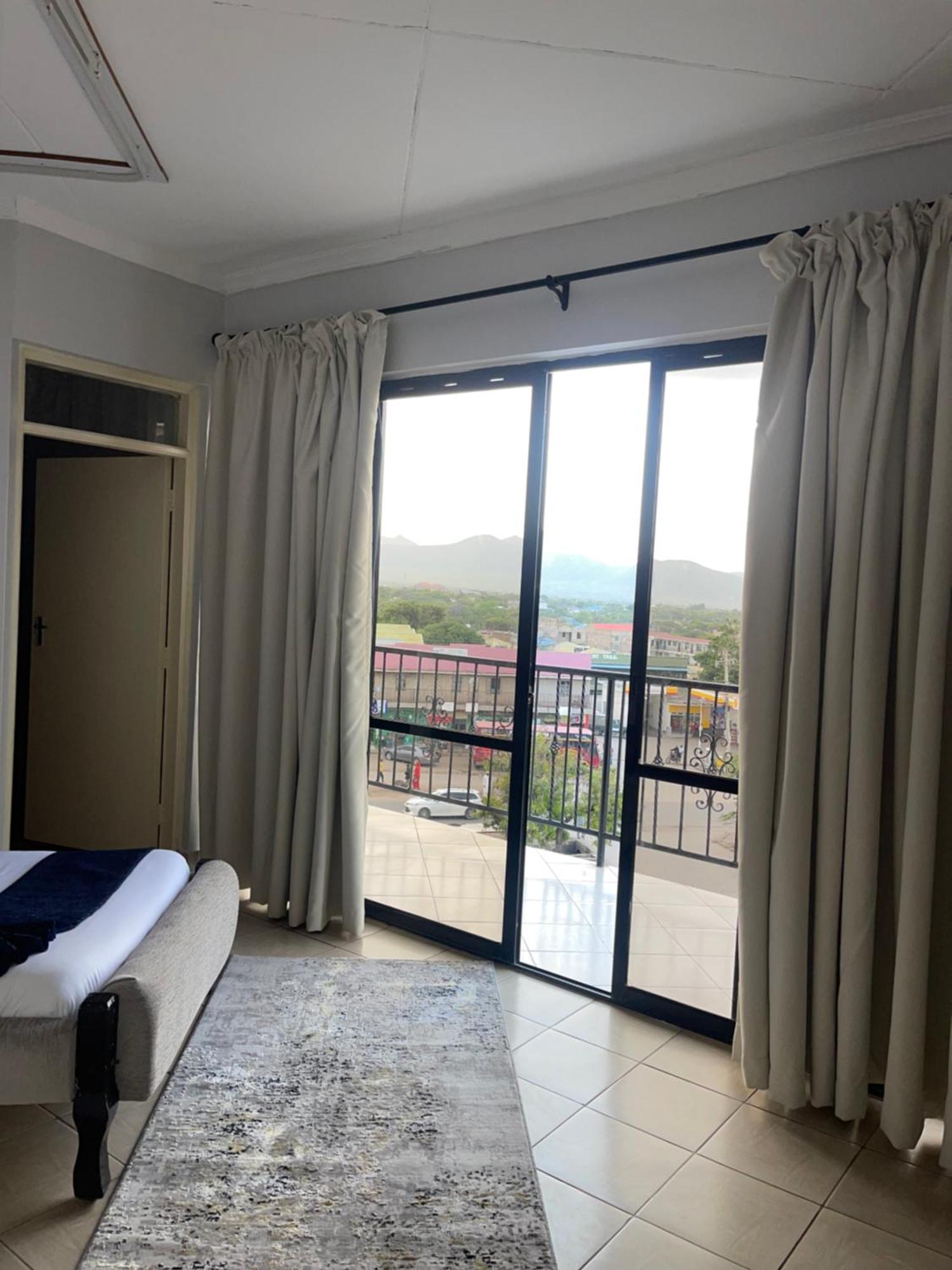 Iman Hotel Isiolo Екстер'єр фото