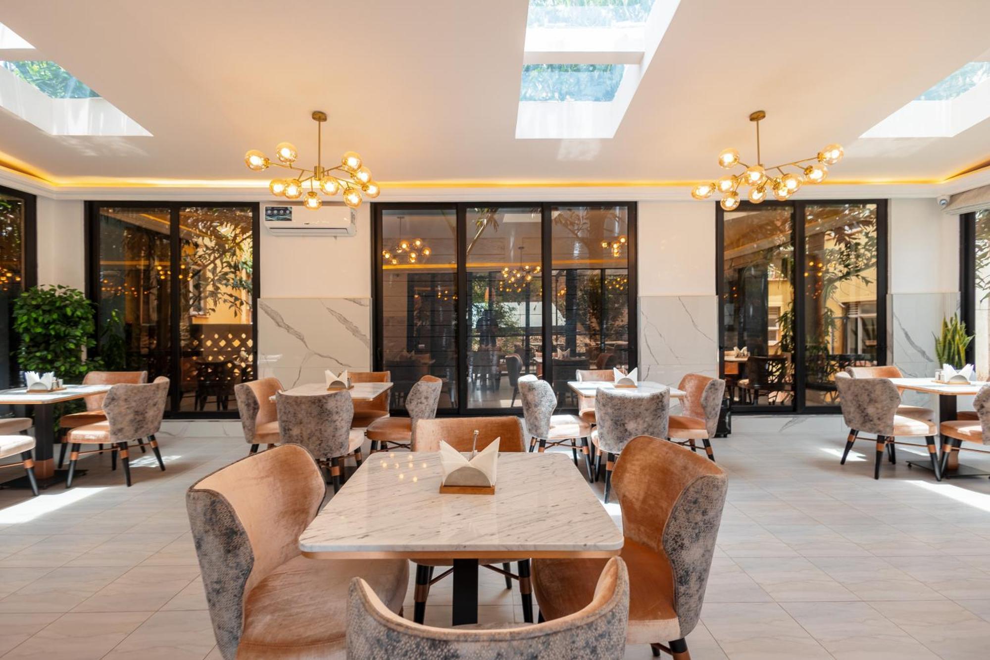 Iman Hotel Isiolo Екстер'єр фото
