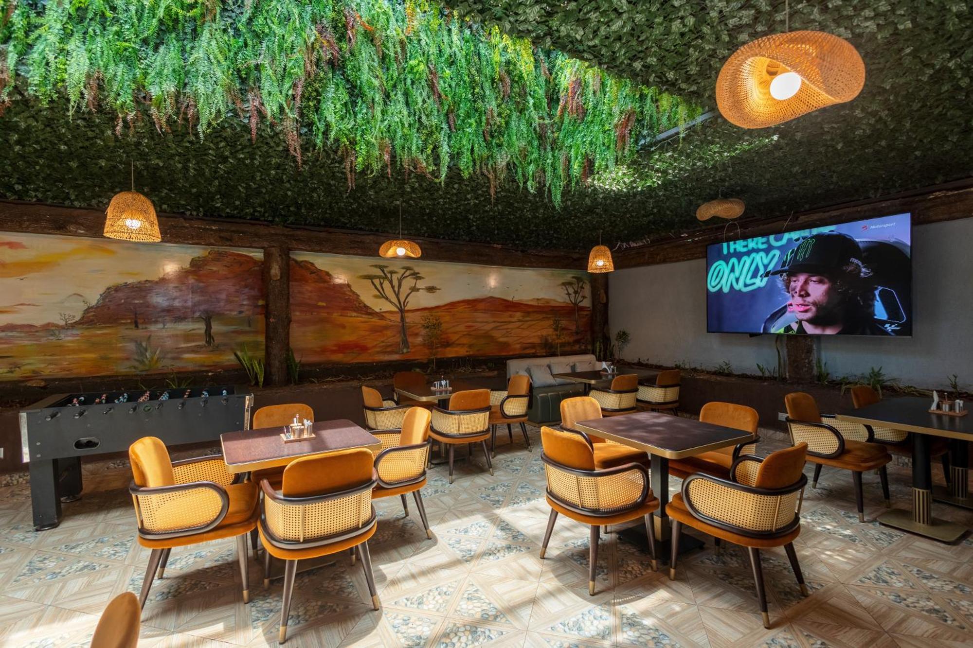 Iman Hotel Isiolo Екстер'єр фото