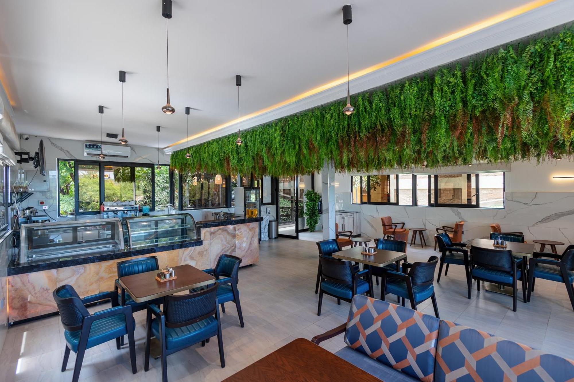 Iman Hotel Isiolo Екстер'єр фото