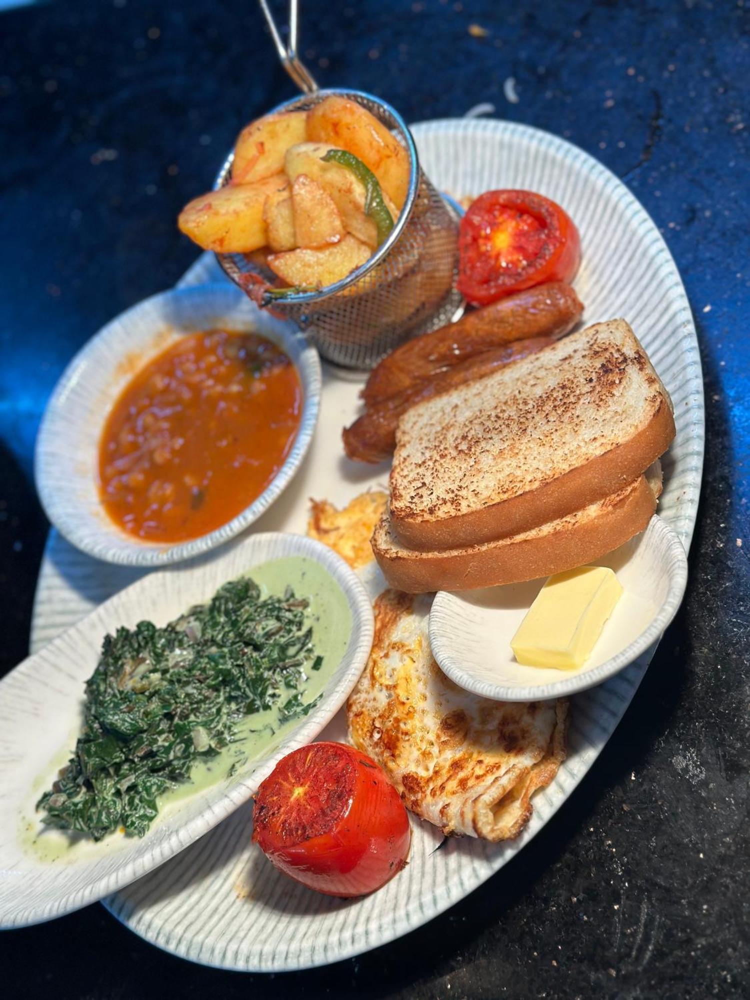Iman Hotel Isiolo Екстер'єр фото